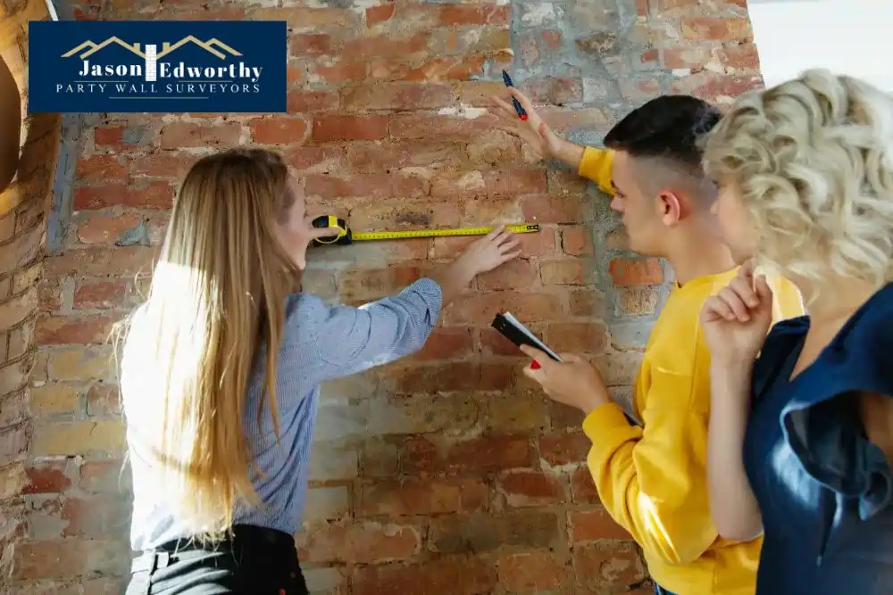 What are the responsibilities of a party wall surveyor Avonmouth and Lawrence Weston?